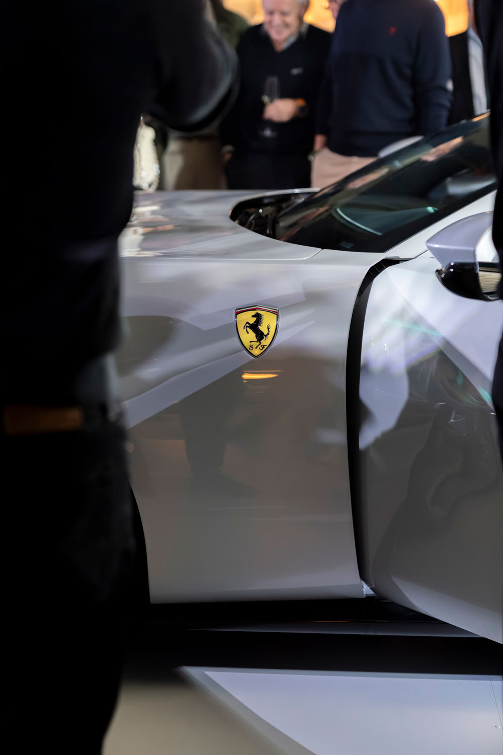 Niki Hasler x Ferrari Amalfi – Bild 1